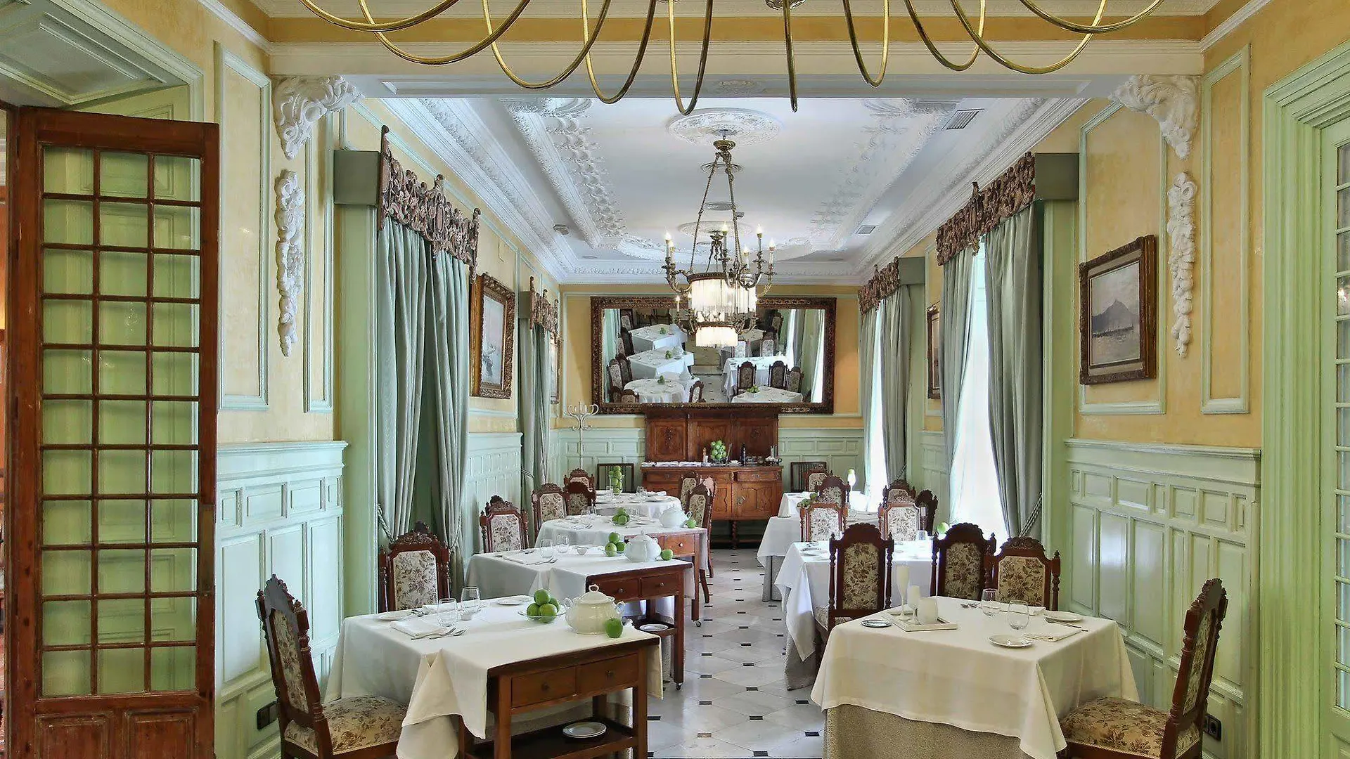 Hotel Alabardero Seville 4*,